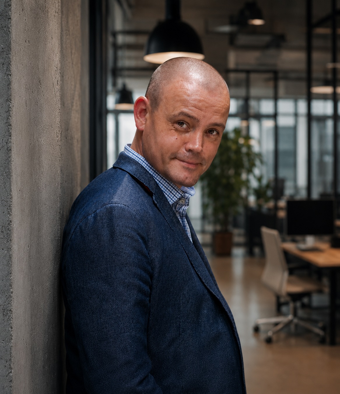 Jan van der Meer, oprichter van Creation, op kantoor